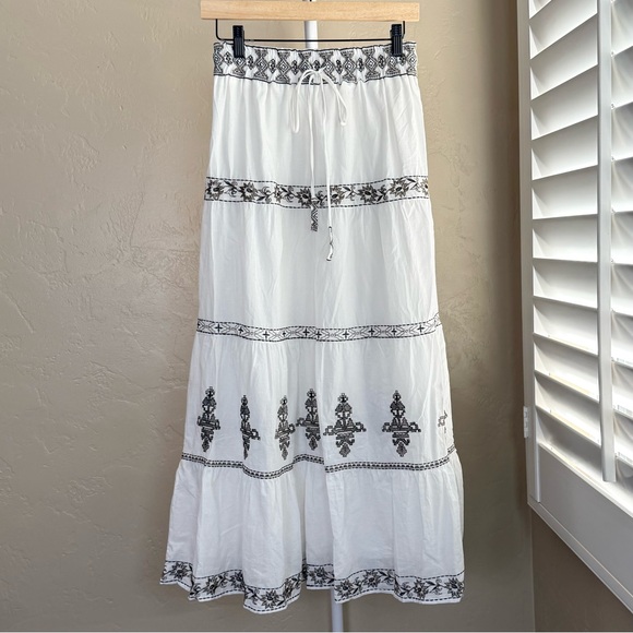 Sold - Picture 1 of 6